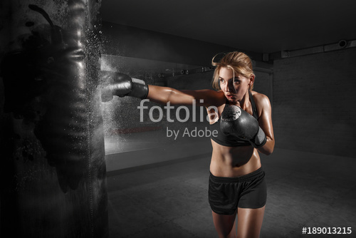 500_F_189013215_3J3hSSUiY0M8DzVdjzZXyGYOzckQGi8A_2.jpg